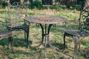 cleaning rusted wrought iron furniture